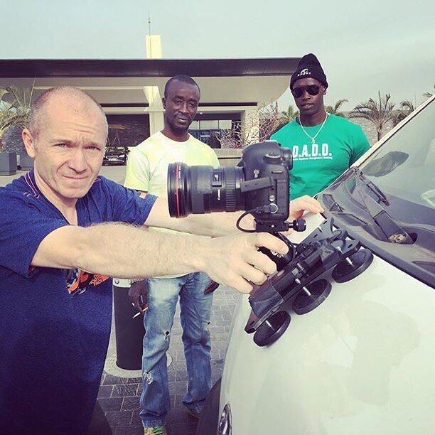 DP Adrian Danciu (@adieye) rigging his 5d3 with our RigMount X6 for some drivelapse in Dakar, Senegal on Bizarre Foods. Photo: @producerweiland .
.
http://www.rigwheels.com/product-category/products-kits/
.
.

#rigm0untx
