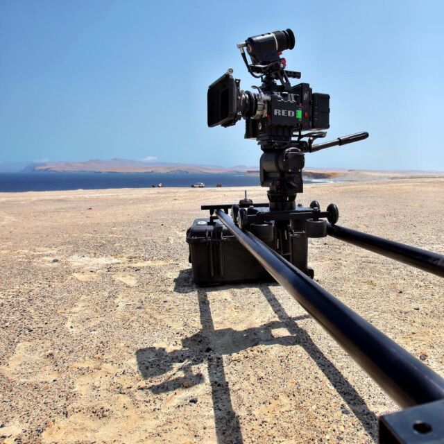 The Passport Camera Dolly on location with @bebetok in Paracas Peru. http://www.rigwheels.com/product/passport-camera-dolly/ 
.
.

#p0rtarail